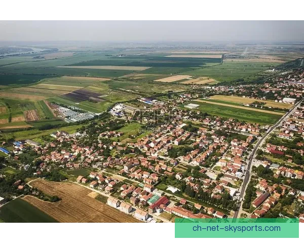 拉德尼基KG111-102贝尔格莱德周边区域生活与交通全景解析